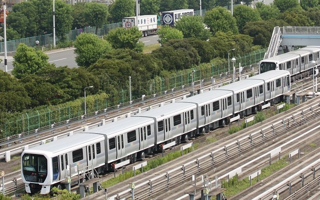 10月8日から営業時間中の試運転が始まるゆりかもめの7300系。11月2日には見学イベントも開催される。