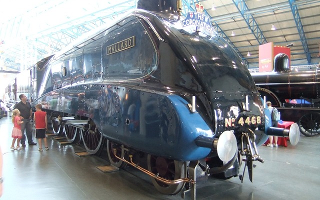 英国国立鉄道博物館で保存されている蒸気機関車「マラード号」。欧州からは英国のほかフランス、ドイツ、スイスが参加する。