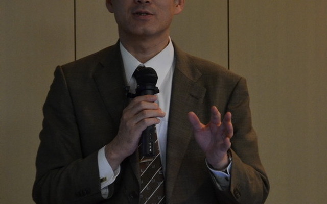 日本で一般の人も肉眼で見られる彗星は十数年ぶり、と期待する渡部潤一教授。