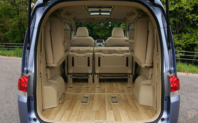 【ホンダ ステップワゴン 新型発表】低いフロアは全てに便利