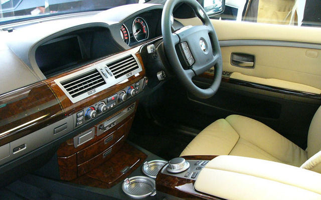 【BMW 7シリーズ 新型】トランスミッション…シフトスケジュールを全面的に見直し