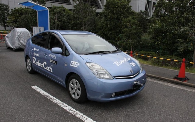 SLAMによる自律走行を行うRoboCar PHV