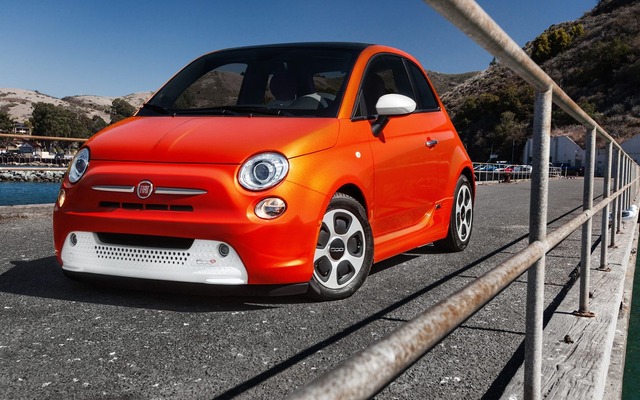 フィアット500のEV、500 e