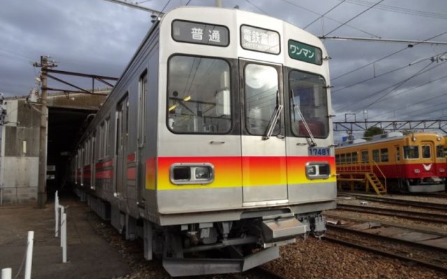 11月3日から通常運用を開始する、もと東急8590系の17480形。先頭下部にスノープラウが追加されている。