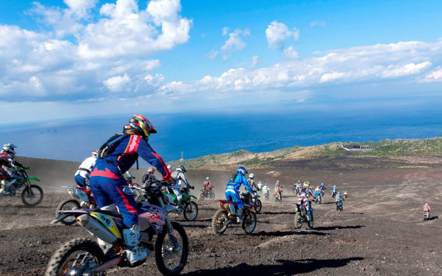 WERIDE 三宅島エンデューロレース