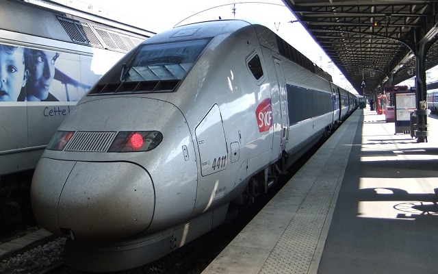 フランス国鉄（SNCF）が運行する高速車両TGV。国鉄改革案では現在分離されているSNCFとインフラを保有する公社RFFが同一の傘下に置かれることになる