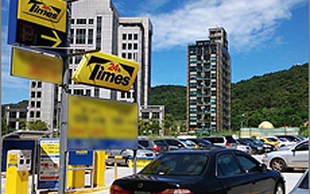タイムズ敬業一路駐車場