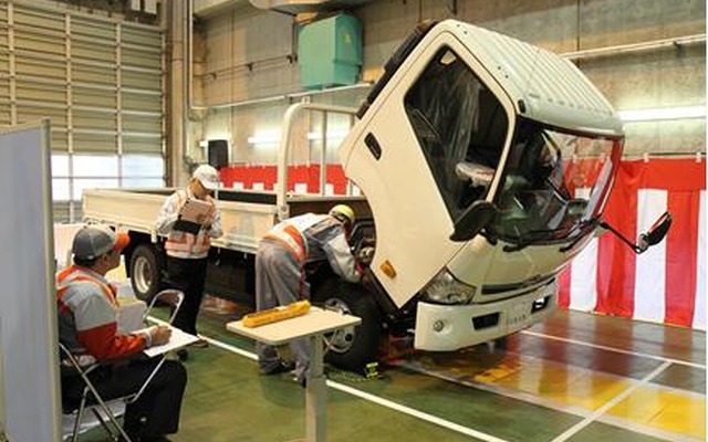 日野　全国サービス技術コンクール