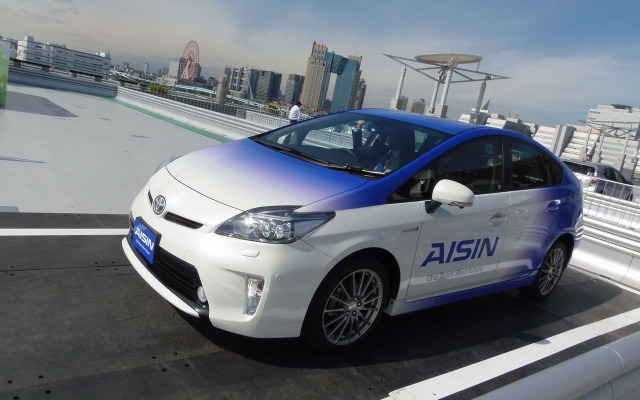 アイシン精機による「コミュニティ・ゾーンにおける安全支援」に関するデモ