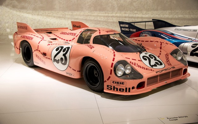 ポルシェ 911 50周年記念展示（ポルシェミュージアム）