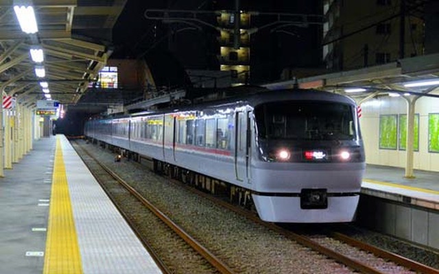 西武鉄道は12月の木・金曜に臨時列車を増発。今回は新宿線や拝島線でも臨時特急を運転する。