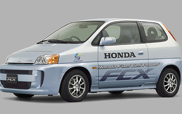 ホンダ FCX が日本初、型式認証を取得