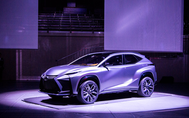レクサス・LF-NX（Lexus Amazing Night）