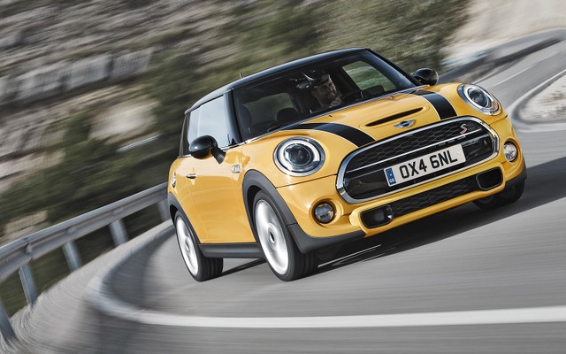 新型 MINI ハッチバック