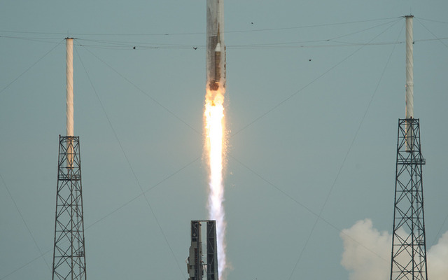 NASA 火星探査機『MAVEN』打ち上げ成功