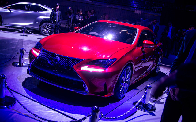 レクサス・RC クーペ（Lexus Amazing Night）