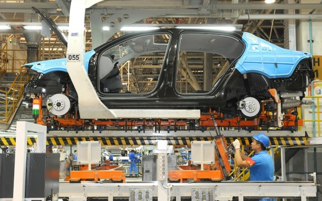 中国の上海フォルクスワーゲンの工場で生産されるシュコダ車
