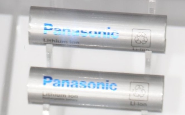 テスラモーターズに供給されるパナソニックのリチウムイオンバッテリー