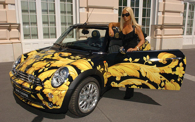 ベルサーチ仕様のMINI、オークションに登場