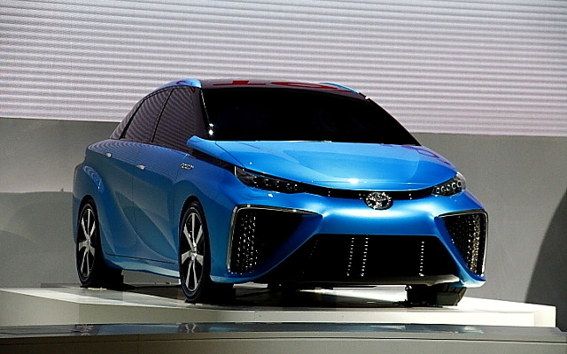 東京モーターショー2013で世界初出展された『TOYOTA FCV CONCEPT』