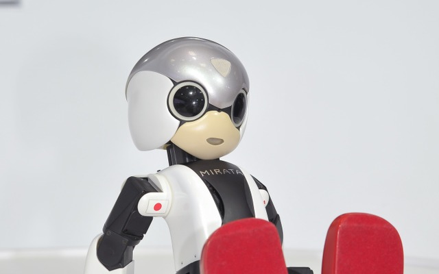 【東京モーターショー13】ロボット宇宙飛行士「キロボ」の地上クルー、「ミラタ」登場