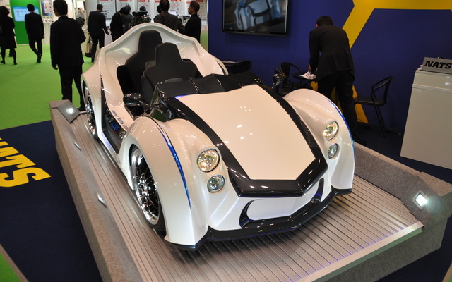 日本自動車大学校の超小型モビリティ「NATS EV-Sports　Prototype02」