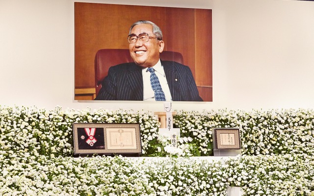 豊田英二トヨタ元会長お別れの会に3100人