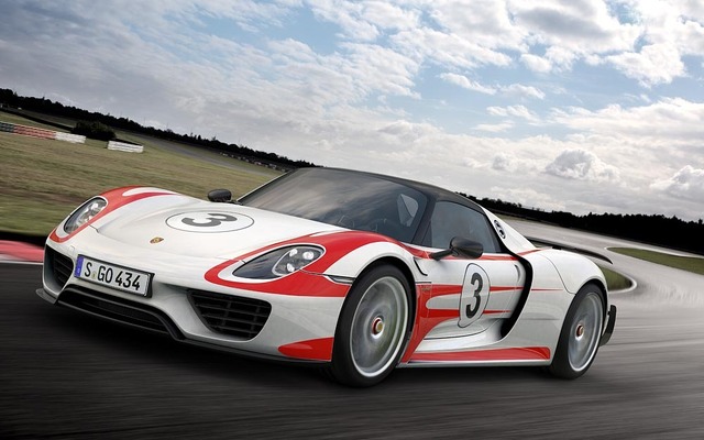 ポルシェ・918スパイダー