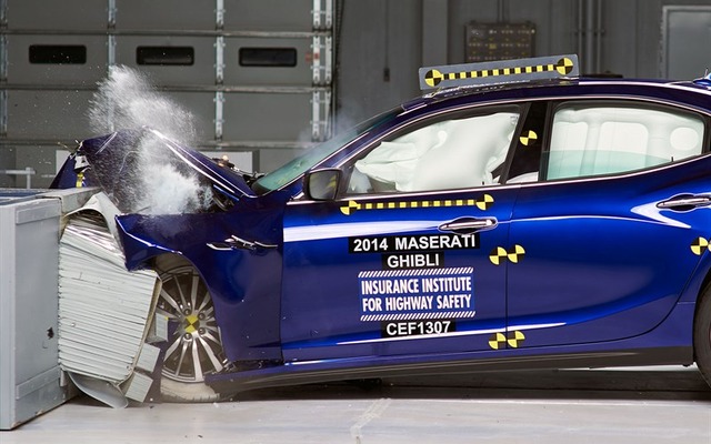 新型マセラティ ギブリ のIIHSの衝突テスト