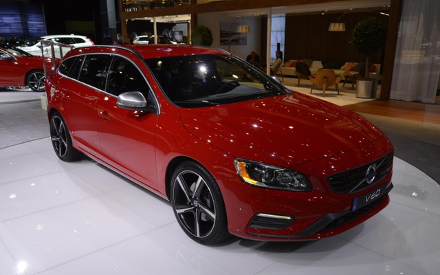 ボルボ V60 Rデザインの米国仕様車