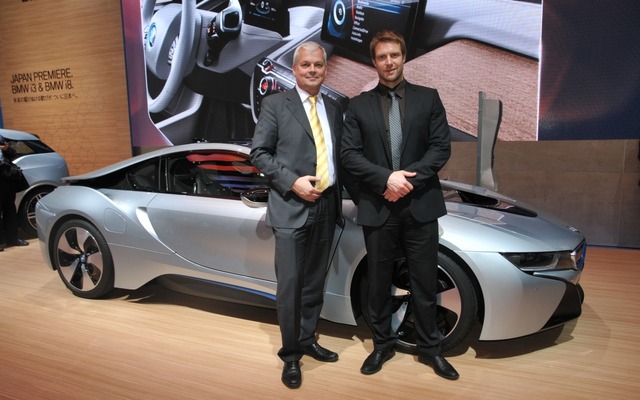 ハイブリッド・パワートレイン担当マネージャーのマルティン エンゲルマン氏（左）とBMW エフィシエント・ダイナミックス広報マネージャーのマンフレッド・ポッシェンリーダー氏 （東京モーターショー2013）