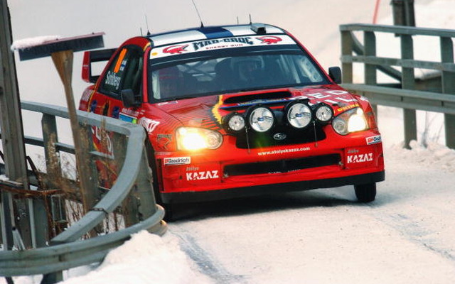 2006年ラリースウェーデンでスバル・インプレッサを運転するクリスチアン・ソルベルグ