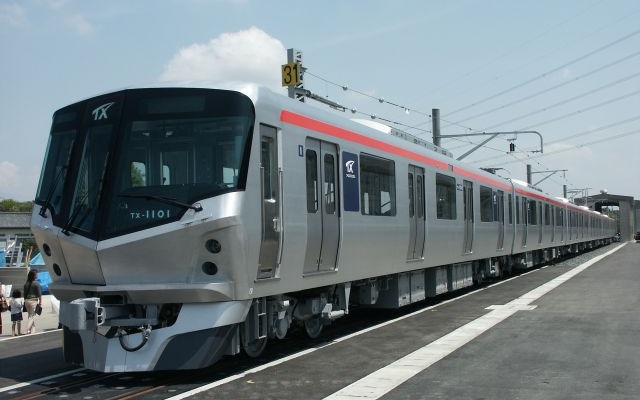 つくばエクスプレスで運用されている電車の回生ブレーキを使った売電事業が12月1日から始まった。写真はつくばエクスプレスのTX-1000系。
