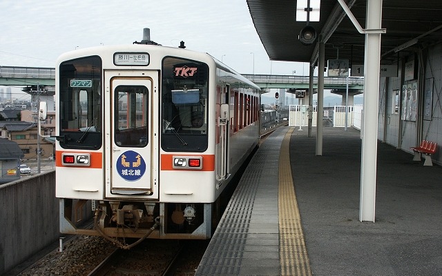 城北線では毎年元旦に『初日の出号』が運転されている。写真は城北線で運用されているキハ11形200番台。