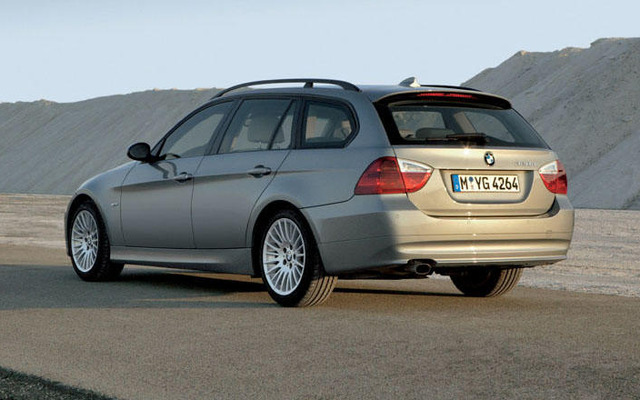 BMW 3シリーズ ツーリング 登場---速い上に便利