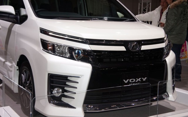 トヨタ自動車が名古屋モーターショーに出品した ヴォクシー コンセプト