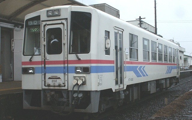 2014年2月2日が最終運行となるKT-202。最終日まで引退記念ヘッドマークを掲出して運行する。