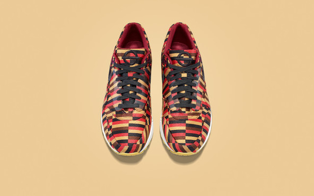 ROUNDEL BY LONDON UNDERGROUND×ナイキのAIR MAX 1