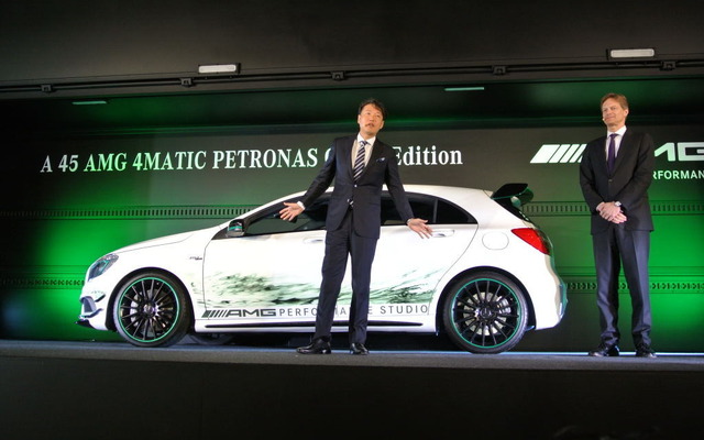東京オートサロン14 メルセデス・ベンツ日本ブース