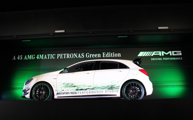 メルセデスベンツ・A 45 AMG 4MATIC PETRONAS Green Edition