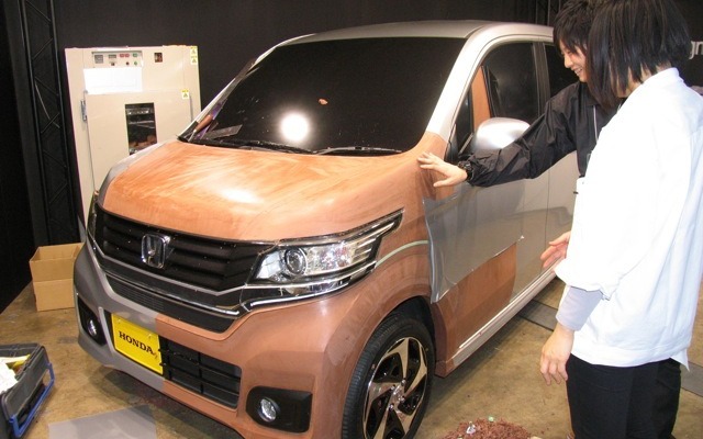 すでに市販車として発売されたN-WGN。そのボディパネルの原型と言えるのが、このクレイモデルだ