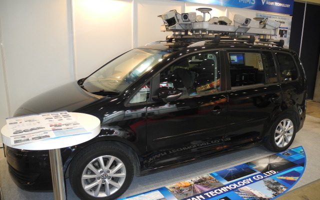 アイサンテクノロジーの高精度計測車（オートモーティブワールド2014）