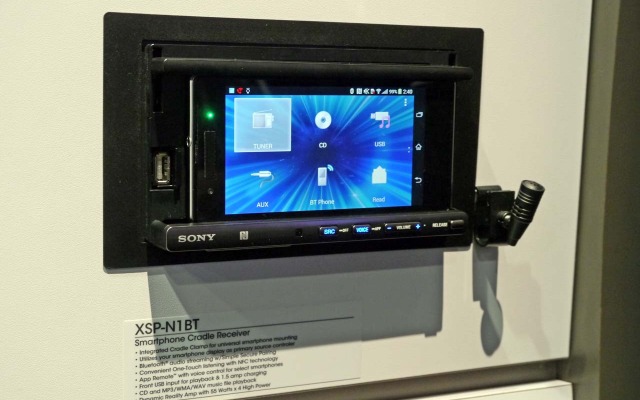 ソニーがCES14で発表したスマートフォン・クレードル・レシーバー「XSP-N1BT」