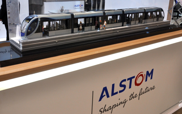 アルストムのLRT「Citadis」の模型（仏ボルドーで使用されているタイプがモデル）。同社はブラジルにLRVの生産拠点を設ける。