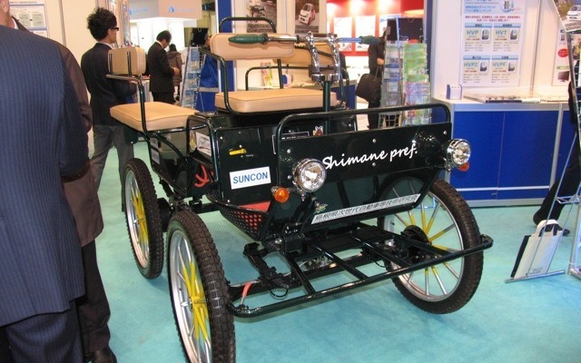 島根県次世代自動車等技術研究会が展示したキャパシター搭載EV