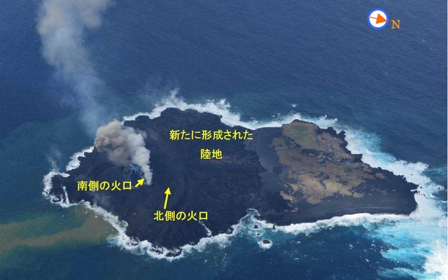 火口から立ち上がる噴煙と拡大した溶岩流（1月20日撮影）