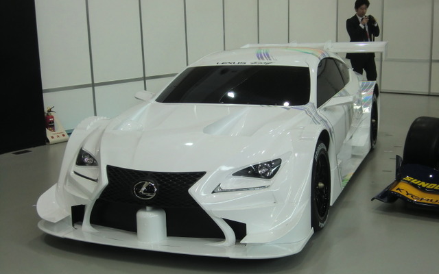 DTMと共通化された新規定に沿ったニューマシン、RC F。