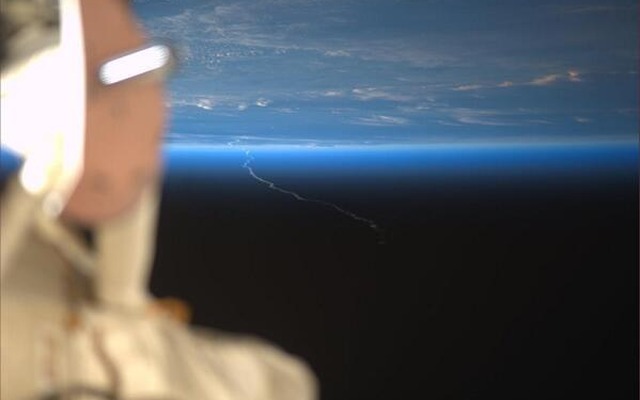 アリアンスペース社 アリアン5ロケット58回目の連続打ち上げ成功 ISSから打ち上げ画像も