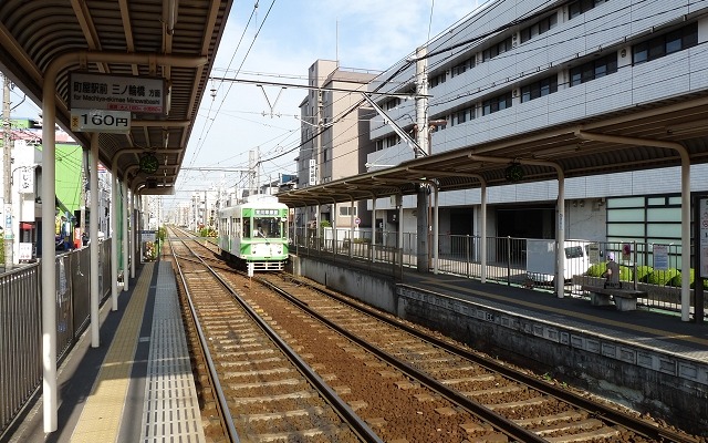 都電荒川線の荒川車庫前停留場。3月1日から始発電車の発車時刻が数分繰り上げられる。