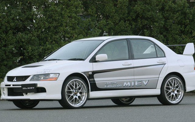 三菱自動車、ランエボ EV でラリーに出場